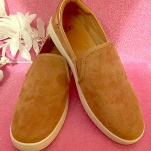 Ugg Slip On Suede Sneakers Sz 10 Neutral